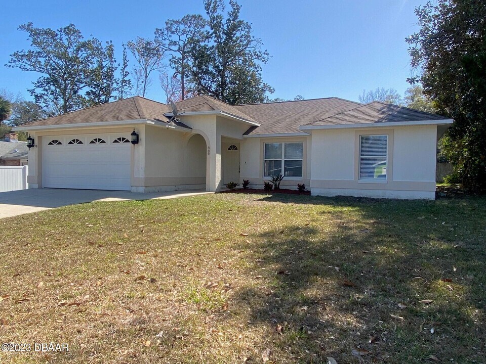 888 Willow Run in Ormond Beach, FL - Building Photo