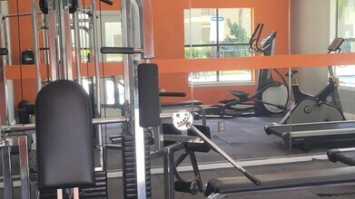 3008 Parkway Blvd in Kissimmee, FL - Foto de edificio - Building Photo