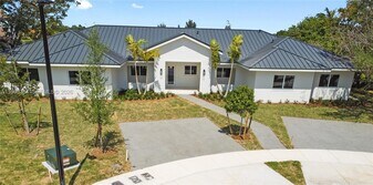 4732 SW 87th Ct in Miami, FL - Building Photo