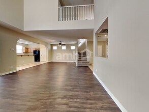 8084 Villa Trovas Ct in Las Vegas, NV - Foto de edificio - Building Photo