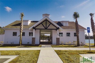 459 Coconut Dr in Bloomingdale, GA - Foto de edificio - Building Photo