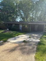 1546 David Dr in Jackson, MS - Building Photo