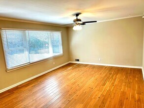 2257 Collins Dr in East Point, GA - Building Photo - Building Photo