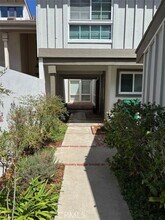 64 Oak Tree Ln in Irvine, CA - Building Photo - Building Photo