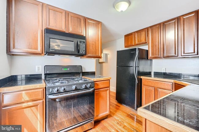 1302 S Hanover St in Baltimore, MD - Building Photo - Building Photo