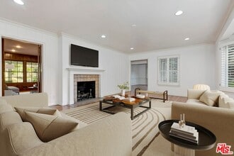 3924 Woodfield Dr in Los Angeles, CA - Building Photo - Building Photo