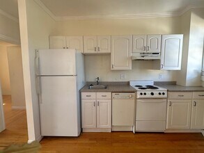 14 Quincy St, Unit 2 in Medford, MA - Foto de edificio - Building Photo