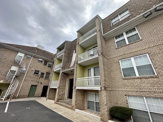 property at 272 Walnut St