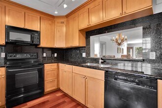 2002 Granada Dr in Coconut Creek, FL - Building Photo - Building Photo