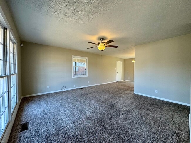 622 Glensford Dr in Fayetteville, NC - Building Photo - Building Photo