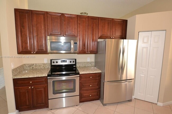 13180 NW 19th St in Pembroke Pines, FL - Building Photo - Building Photo