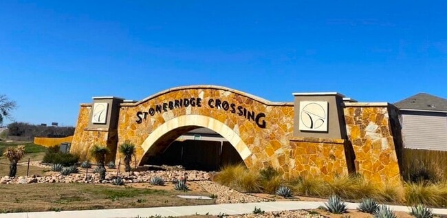 1008 Riverdale Cove in Jarrell, TX - Building Photo - Building Photo