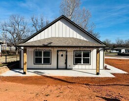 104 N Harrison Ave in Blanchard, OK - Building Photo