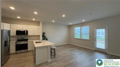 1273 Martin Rd in Breinigsville, PA - Building Photo - Building Photo
