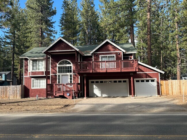 1547 Black Bart Ave in South Lake Tahoe, CA - Building Photo - Building Photo