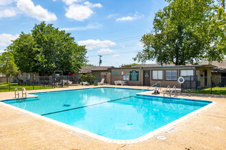 Homestead Apartments in San Antonio, TX - Building Photo - Building Photo