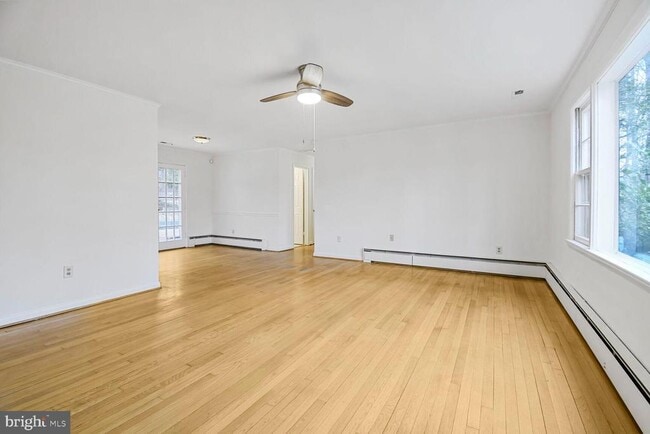 7324 Braddock Rd in Annandale, VA - Building Photo - Building Photo
