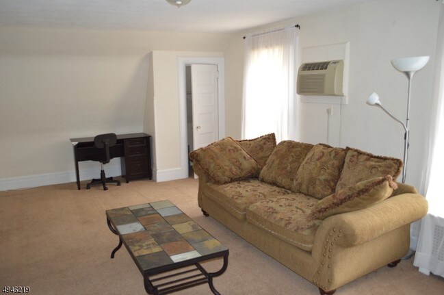 44 Fairmount Ave-Unit -5 in Chatham, NJ - Building Photo - Building Photo