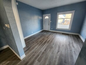 214 E Belmont St in Kalamazoo, MI - Building Photo - Building Photo