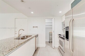 7541 SW 61st Ave in South Miami, FL - Building Photo - Building Photo