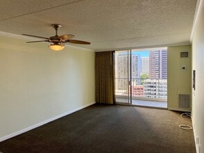400 Hobron Ln in Honolulu, HI - Building Photo - Building Photo
