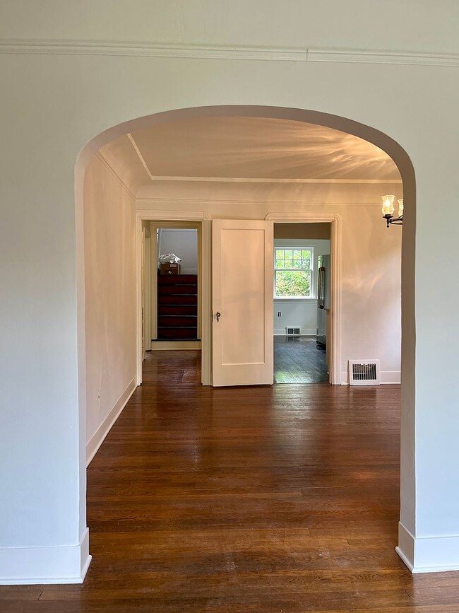 2427 E McGraw St in Seattle, WA - Building Photo - Building Photo