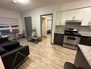 258B Sunview St in Waterloo, ON - Building Photo - Building Photo