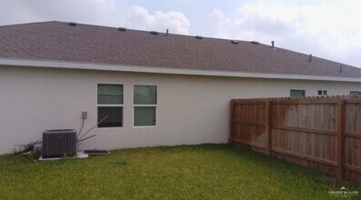 5 Sandpiper Ave in McAllen, TX - Building Photo - Building Photo