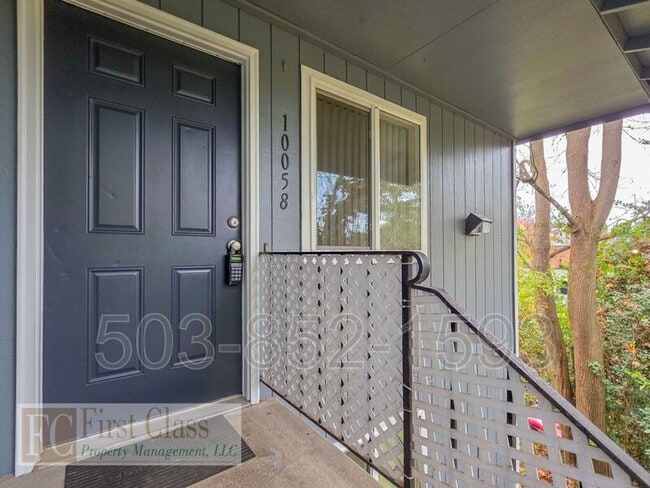 10058 SW Garrett St in Portland, OR - Building Photo - Building Photo