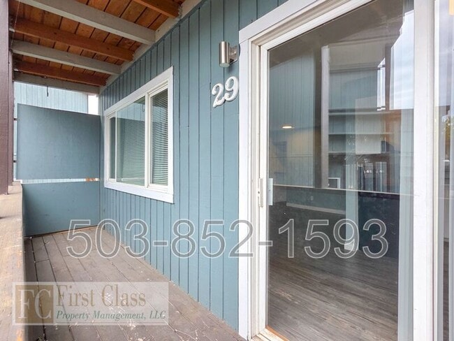 12345 SW Hall Blvd in Portland, OR - Building Photo - Building Photo