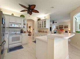 1310 Charleston Square Dr in Naples, FL - Building Photo