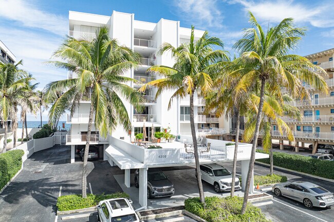 Windemere in Palm Beach, FL - Building Photo - Building Photo