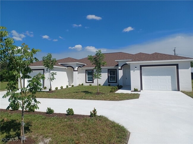1109 SE 5th Ct in Cape Coral, FL - Building Photo - Building Photo