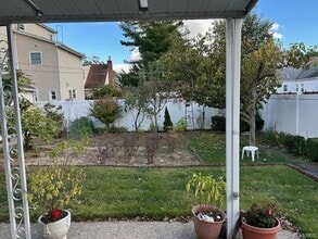 185 Emerson Pl in Valley Stream, NY - Building Photo - Building Photo