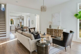 755B Lynwood Ave in Nashville, TN - Building Photo - Building Photo