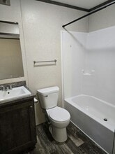 4904 Bay Dr in Superior, WI - Building Photo - Building Photo