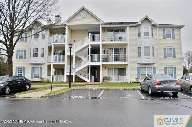 property at 300 Wimbeldon Ct