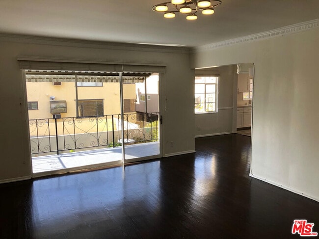 1321 Laurel Ave in West Hollywood, CA - Building Photo - Building Photo