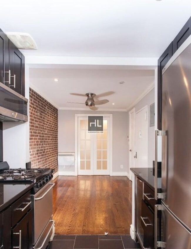 West 53rd Street in New York, NY - Foto de edificio - Building Photo