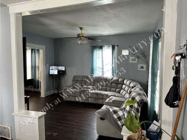 221 N 17th St in Kansas City, KS - Building Photo - Building Photo