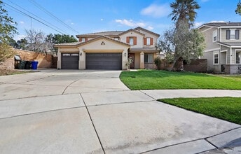 6825 Tahoe Way in Fontana, CA - Building Photo - Building Photo