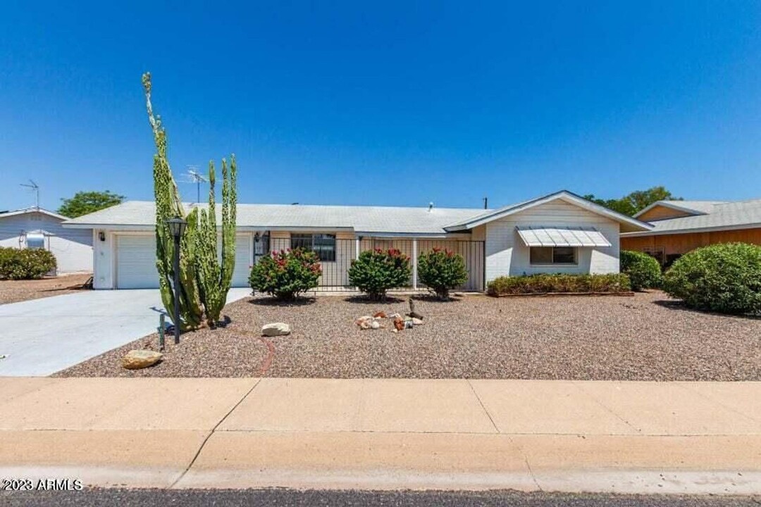 10608 W El Rancho Dr in Sun City, AZ - Building Photo