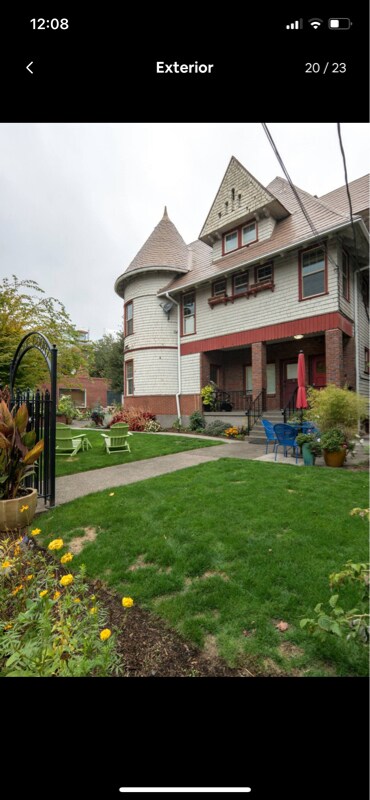 2233 NW Flanders St in Portland, OR - Foto de edificio - Building Photo