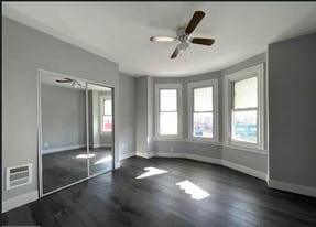 2437 W Toronto St in Philadelphia, PA - Building Photo