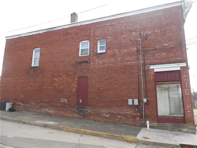 735-739 N Warren Ave in Apollo, PA - Building Photo - Building Photo