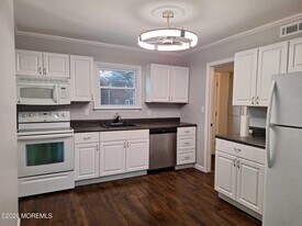 135 Briar Mills Dr in Brick, NJ - Building Photo