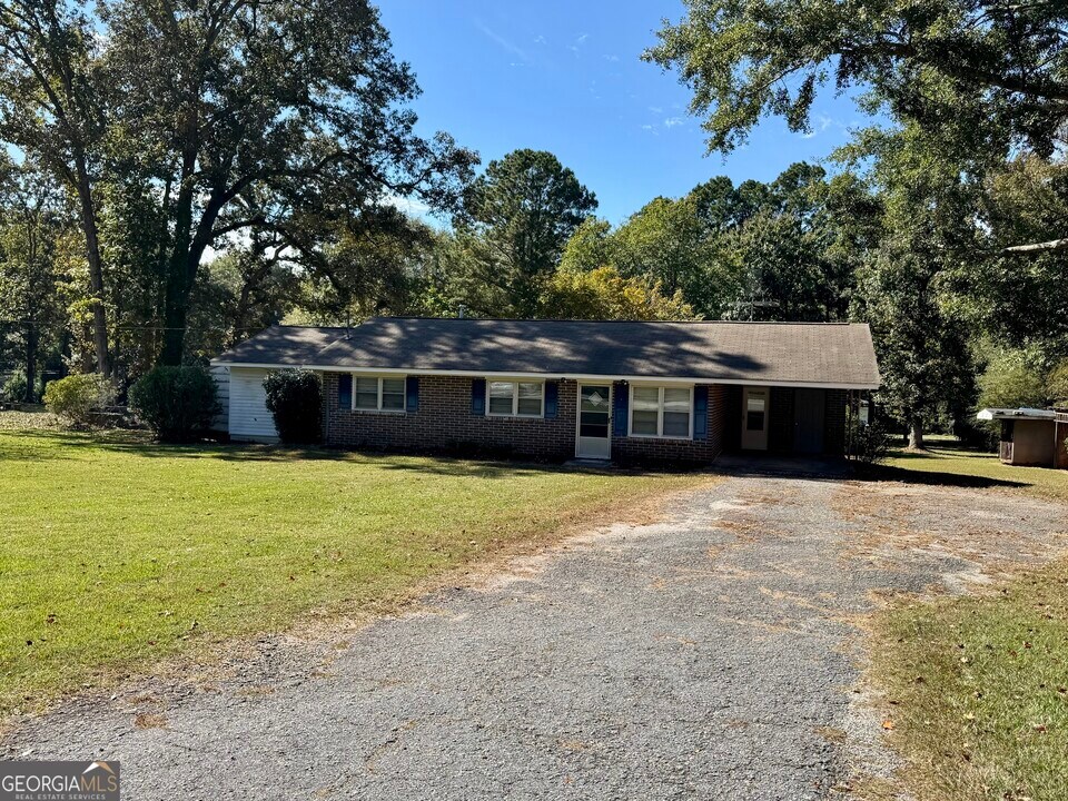 606 Viewpoint Dr in Jackson, GA - Building Photo