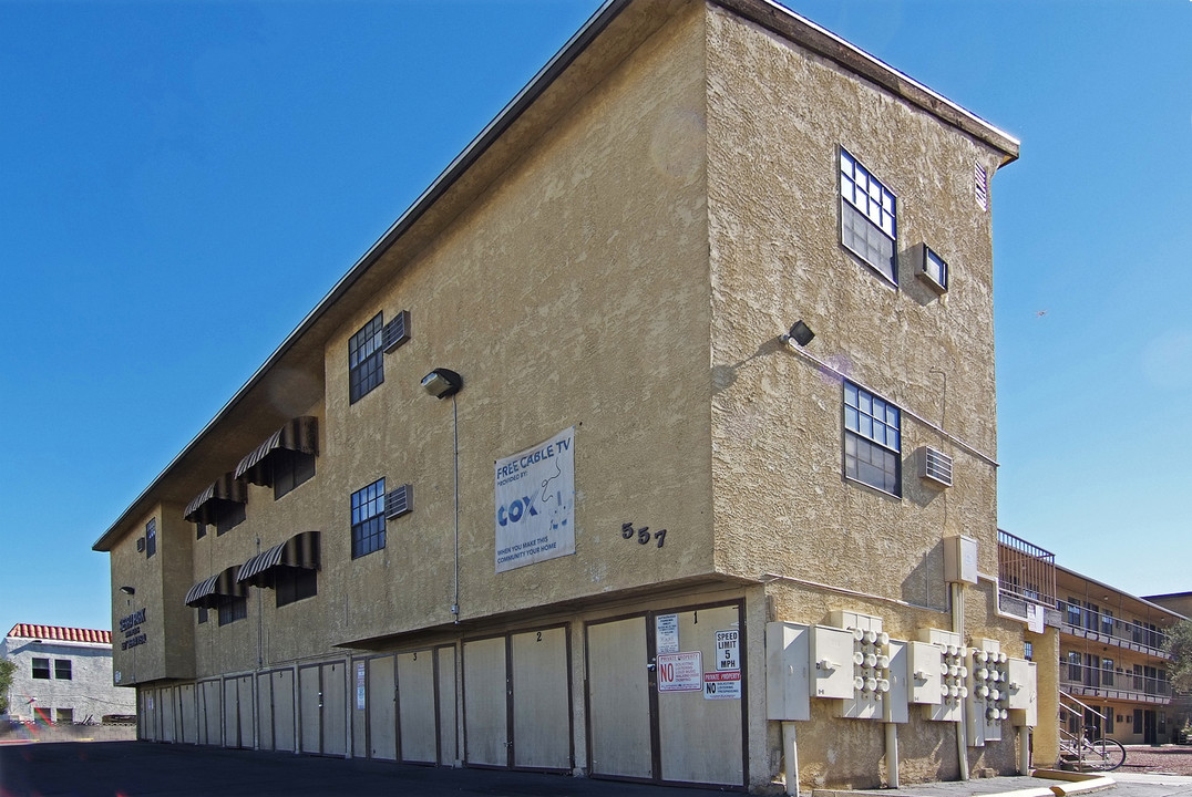 Sierra Park Apartments in Las Vegas, NV - Building Photo