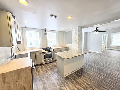 75 Valley St, Unit 75 in Laconia, NH - Foto de edificio - Building Photo