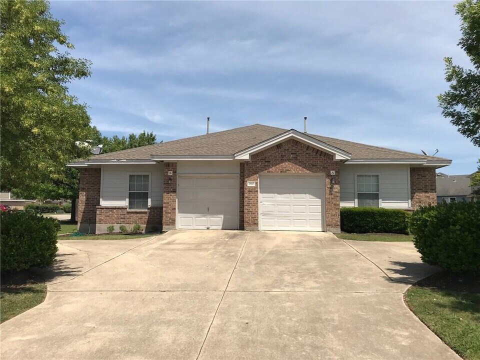 2866 Southampton Way in Round Rock, TX - Building Photo